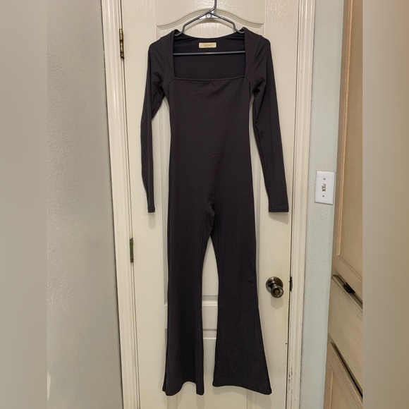 Qinsen Pants - Qinsen Size Small Gray Long Sleeve Bodysuit 78% Nylon / 22% Spandex Stretch suit